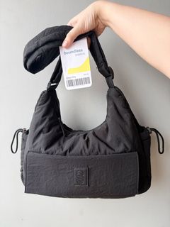(Category: ) located in . Submitted by intyl_preloved.bags (Listing ID 1458340178, Image 1). Description: .