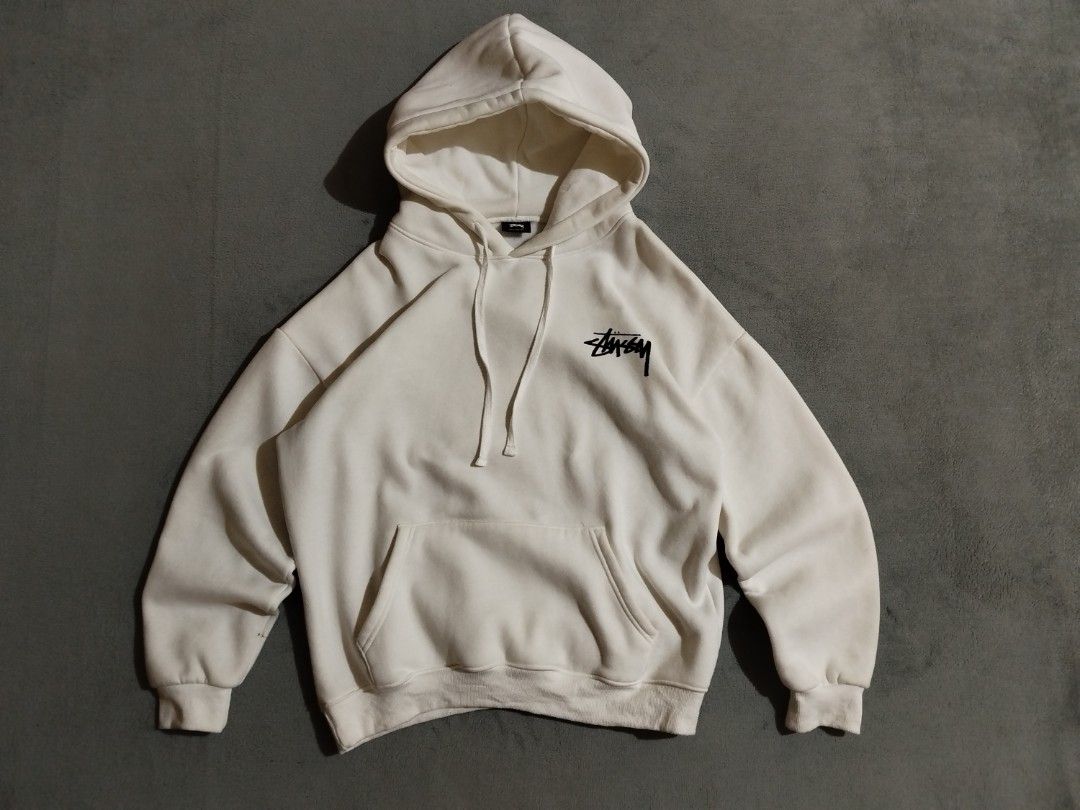 STUSSY 8BALL HOODIE (Category: Looking For) located in Lipa City. Submitted by france01825 (Listing ID 1458457078, Image 3). Description: .