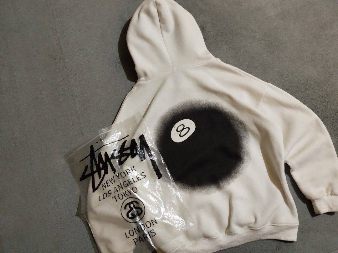 STUSSY 8BALL HOODIE (Category: Looking For) located in Lipa City. Submitted by france01825 (Listing ID 1458457078, Image 1). Description: .