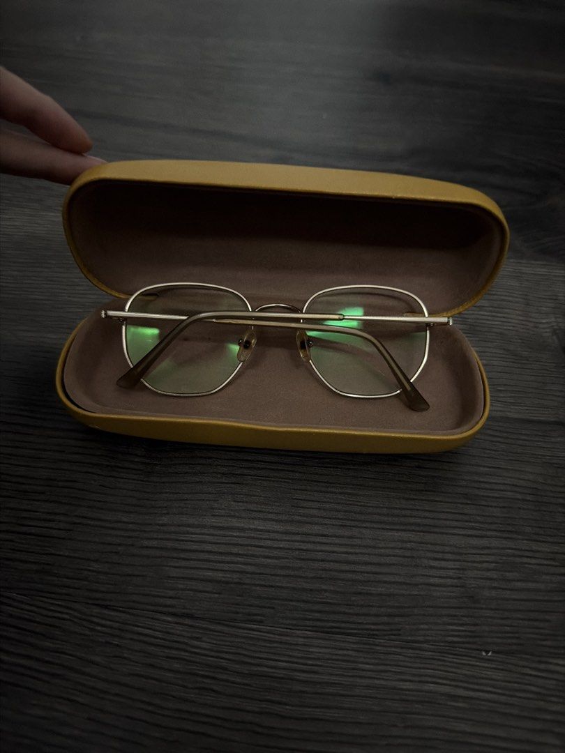 Sunnies Specs Optical Glasses with Case (Category: Sunglasses & Eyewear) located in Manila. Submitted by sushi.lover (Listing ID 1458370603, Image 2). Description: - Includes a tan hard case. - Features a thin metal frame. - Clear lenses. - Ideal for everyday wear..