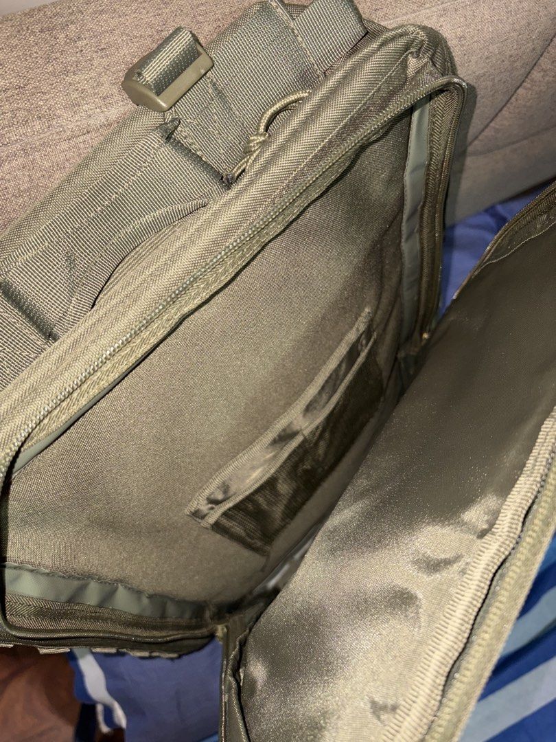 Tactical backpack (Category: Backpacks) located in Quezon City. Submitted by unc.2g (Listing ID 1458381091, Image 3). Description: Tactical backpack - dimes: 18.5 x 14.5 - padala from Canada - brand new never been used - 25-30 liters capacity - multiple compartments and pockets nego! hmu 📩 .
