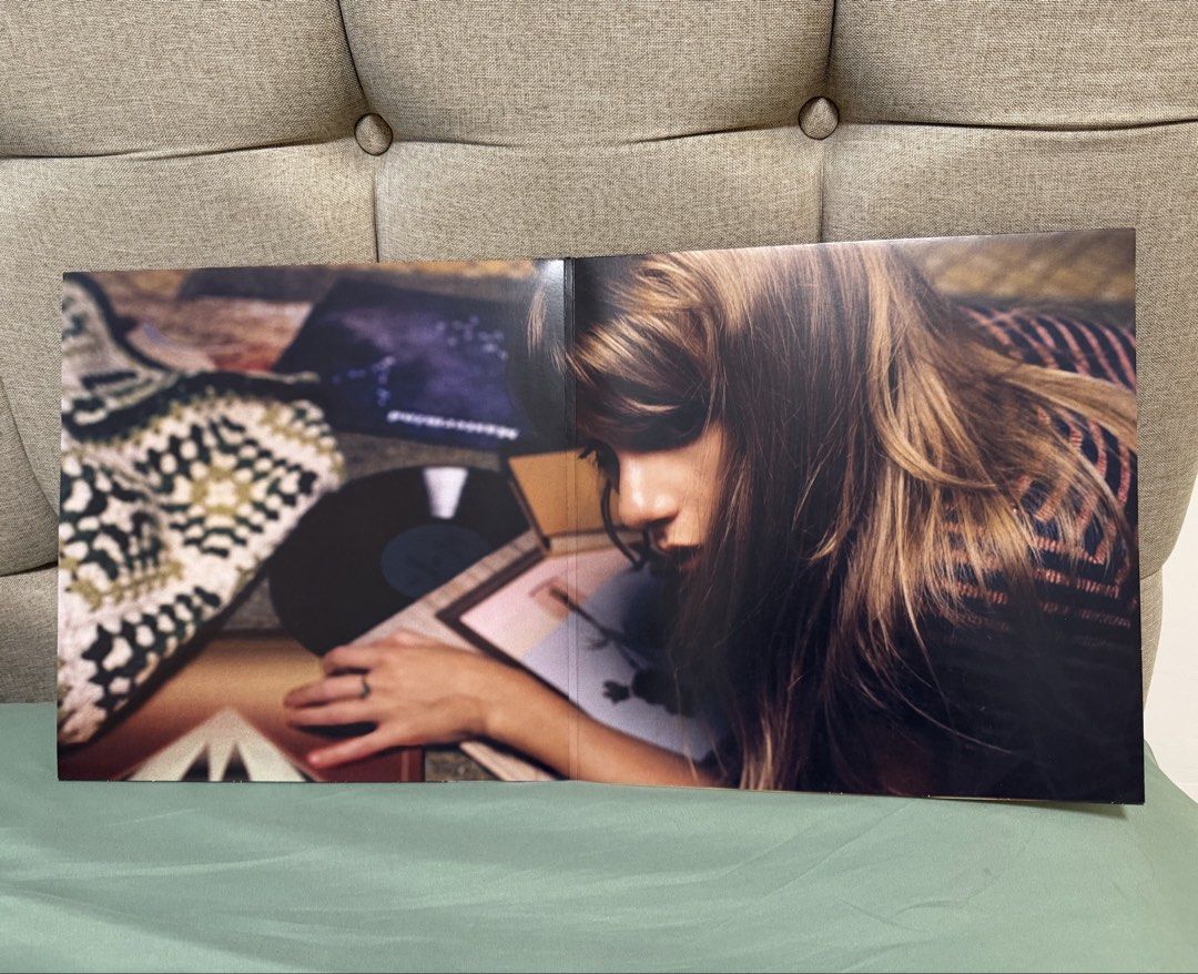 Taylor Swift Midnights Vinyl Record (Category: Vinyls) located in Caloocan City. Submitted by itsykz (Listing ID 1458364573, Image 2). Description: - Never used, only opened to check the vinyl.