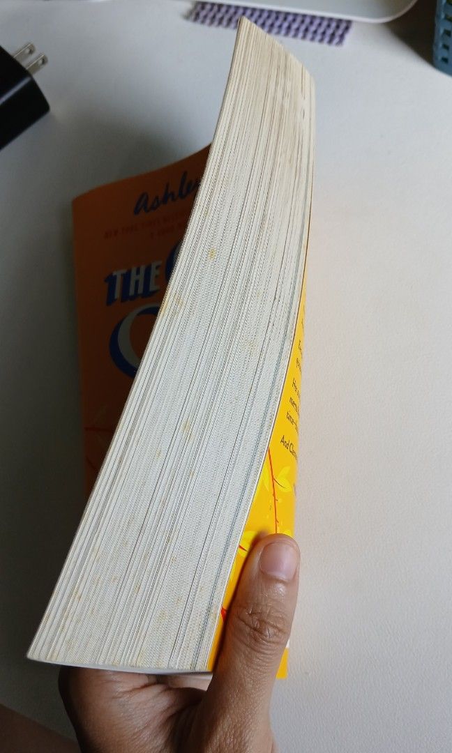 The Seven Year Slip by Ashley Poston (Category: Storybooks) located in Kidapawan. Submitted by cheskuhh (Listing ID 1458496270, Image 3). Description: GOOD AS NEW From Fully-booked Read once or twice only.