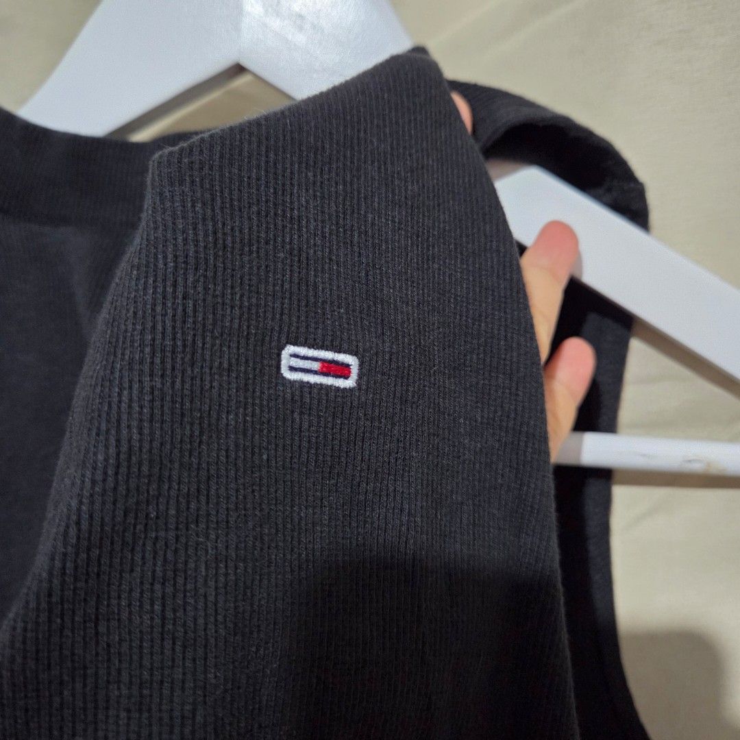 TOMMY HILFIGER WOMEN (Category: Luxury Apparel) located in Santiago. Submitted by fromboxes (Listing ID 1458456753, Image 3). Description: 9/10 see measurement Ships thru J&T Isabela North Luzon Shipping Nationwide No rush shipping 😊😊.
