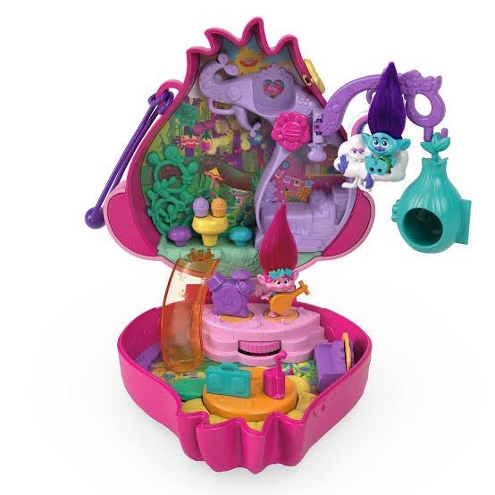 Trolls Poppy's Pod Playset with Figures (Category: Kids Toys) located in Manila. Submitted by mikafinds (Listing ID 1458324694, Image 1). Description: complete set haven’t been played only kept in storage but nag luma na yung color of the actual case dm for pics.