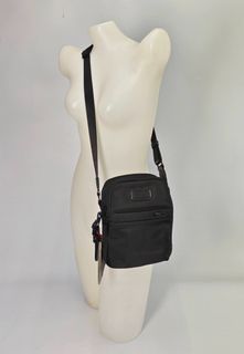 (Category: ) located in . Submitted by elegante_bags (Listing ID 1458426162, Image 1). Description: .