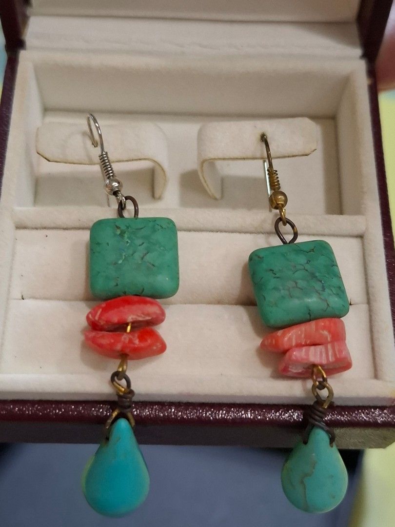 Vintage Turquoise and Coral dangle earrings (Category: Earrings) located in Pasig City. Submitted by keekeedee (Listing ID 1458402701, Image 2). Description: These lovely, light drop earrings are topped with turquoise square beads and nuggets of salmon coral, then anchored with turquoise pears. The total length is about 7cm..