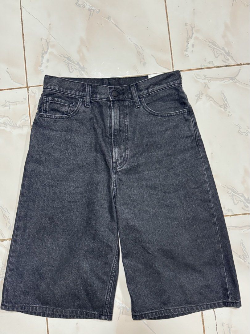 Uniqlo Jorts Unisex (Category: Shorts) located in Agoo. Submitted by evtxzcs (Listing ID 1458416645, Image 1). Description: -dark gray -once used only (sinukat lang) -can fit 27-30 waistline -₱1,490 srp RFS: a bit loose.