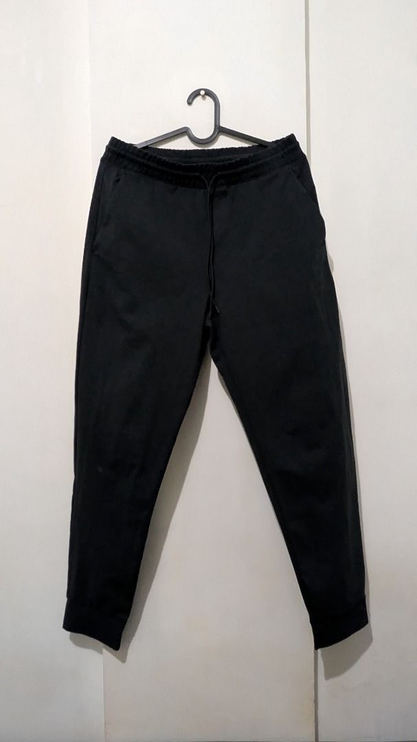 Uniqlo Ultra Stretch Active Jogger Pants Dark Grey Medium (Category: Joggers) located in Quezon City. Submitted by aminoddin (Listing ID 1458399751, Image 2). Description: - Uniqlo Ultra Stretch Active Jogger Pants - Dark Grey - Medium.