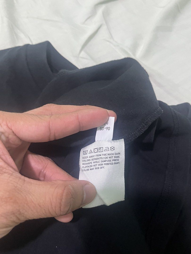 Uniqlo x Kaws (Category: Tshirts & Polo Shirts ) located in Manila. Submitted by thriftniyuno (Listing ID 1458423385, Image 3). Description: Dimension 19 x 25 Best fit Mens - Small to medium Womens - Medium to Large.