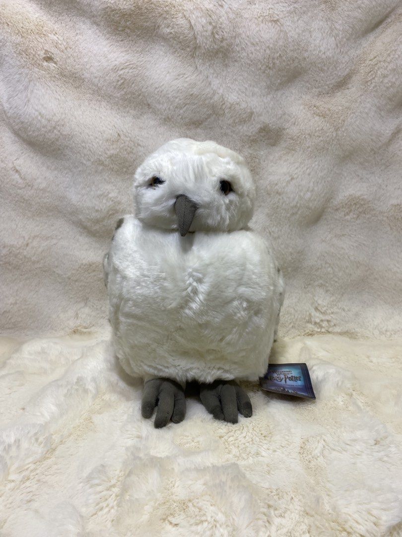 Universal Studios Japan’ Wizarding World “Hedwig” owl plush puppet (Category: Plushies & Soft Toys) located in Kalibo. Submitted by ollie_stuffshop (Listing ID 1458425135, Image 1). Description: 28cm x 20cm Before you send your inquiries: ❗️Last Price is already posted ❗️Manage your expectations, WYSIWYG ❗️May need washing ❗️Dropoff is every Wednesday & Sunday - May need changing batteries, untested..