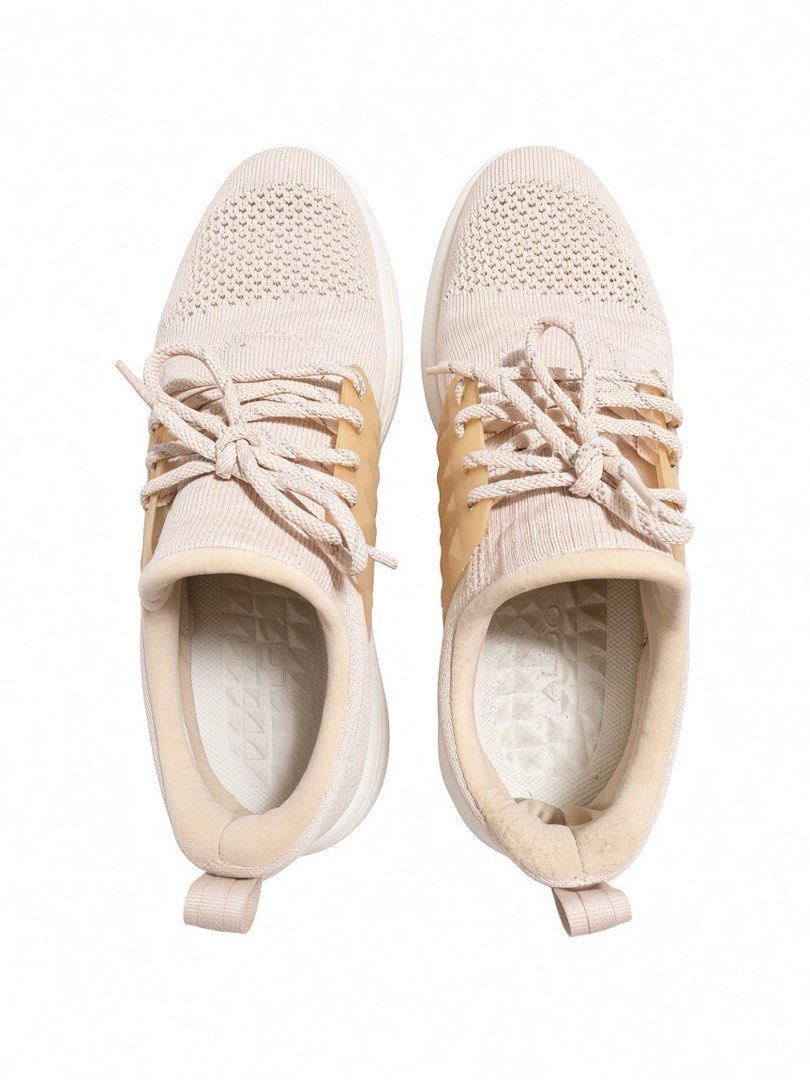Vans Slip-On Striped Canvas Shoes (Category: Sneakers) located in Manila. Submitted by bini_19 (Listing ID 1458429269, Image 2). Description: - Classic Vans slip-on shoes - Blue and white stripe pattern - Durable canvas material - Shows some signs of wear on insoles and fabric edges - Plenty of life remaining for continued use - Ideal for casual everyday wear.