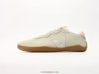 (Category: ) located in . Submitted by nice-shoes (Listing ID 1458303953, Image 1). Description: .