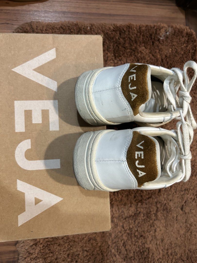 Veja sneakers (Category: Sneakers) located in Quezon City. Submitted by retiredmom (Listing ID 1458324665, Image 2). Description: .