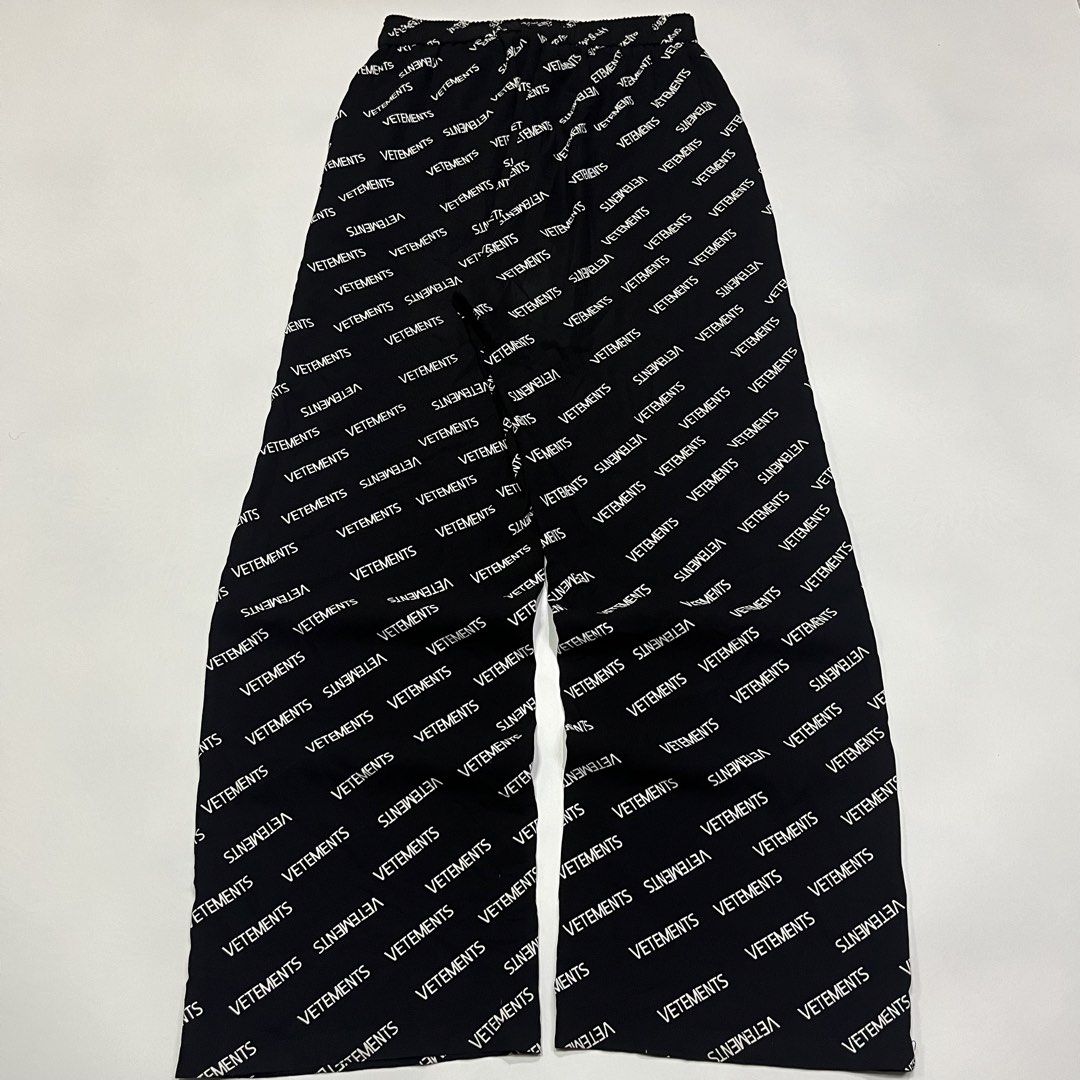 Vetements aop pants (Category: Announcements) located in Quezon City. Submitted by thriftrage (Listing ID 1458437357, Image 2). Description: Waist’ 27fit36 stretchable Length’ 41 Leg opening’ 10 Issue missing lace & no tag Good condition .