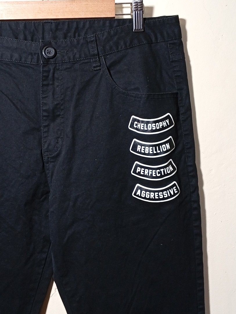 Victory or Nothing Black Chinos Basic Men's Black Chinos 33 (Category: Jeans) located in Angeles City. Submitted by Yamsninenine (Listing ID 1458435848, Image 3). Description: Victory or Nothing Black Chinos 175/84A L on tag W 33 L 25.5 📌 Height Guide 175/84A the pants are designed for a person who is 175 cm tall (5'9) with an 84 cm body girth with a regular body type A Also a Good Fit for 5'6 to 5'7 Men's Add basic to your daily rotation..