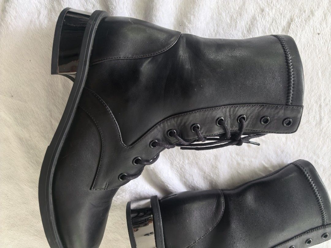 Vintage boots from Staccato fits (Category: Boots) located in Tuguegarao City. Submitted by zenphoenix-7ad615 (Listing ID 1458312001, Image 3). Description: Pretty soft leather Fits size 8.
