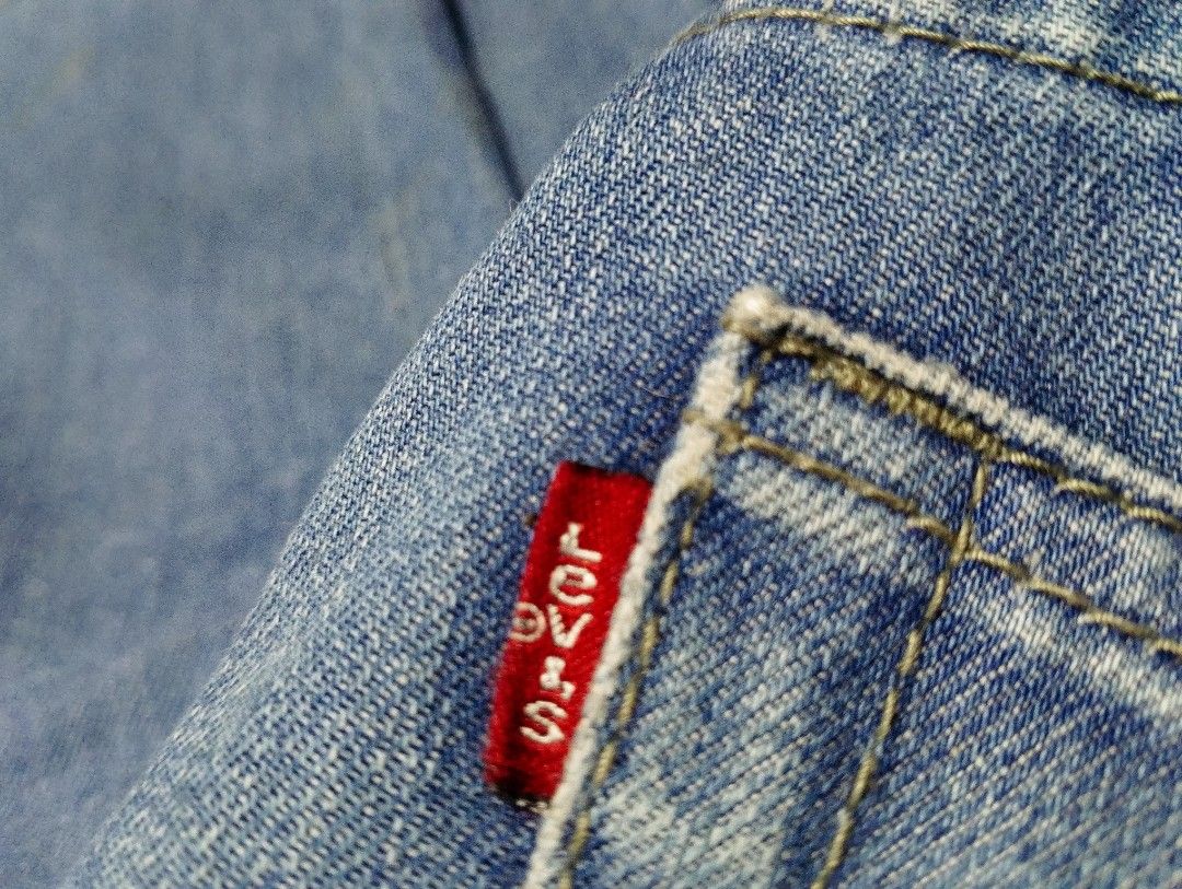 VINTAGE LEVI'S 501 (Category: Jeans) located in Manila. Submitted by boundless.flip (Listing ID 1458402703, Image 3). Description: LEGIT & VINTAGE 501 37 WAIST 38 LENGTH (REPAIRED).