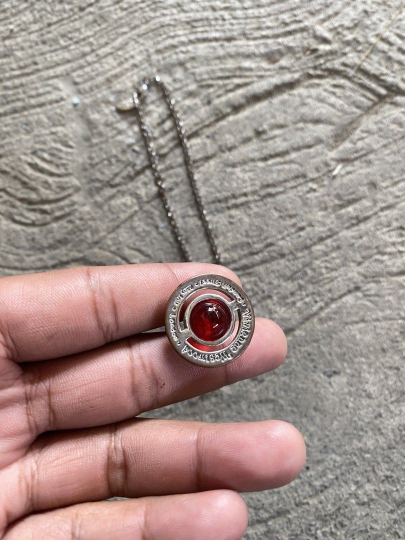 Vivienne Westwood Necklace (Category: Necklaces) located in Dipolog. Submitted by arkdthrift (Listing ID 1458347533, Image 2). Description: Authentic.