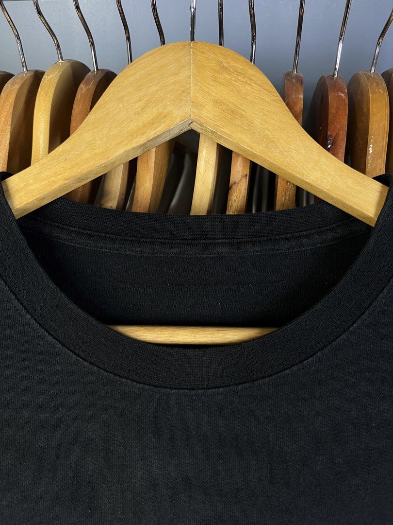 VLONE SMOKE (Category: Tshirts & Polo Shirts ) located in Manila. Submitted by bagayanagi11491 (Listing ID 1458371401, Image 3). Description: Size: Large Dimes: 21x29 Issue: missing necktag pero may washtag (authentic) .