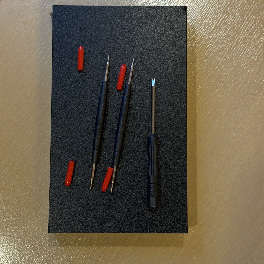 生耳批 錶帶工具 Watch Strap Tools （分類：手錶）位於 Hong Kong。 由 kspyder_garagesale 提交（商品編號 1458413614，圖片 2）。簡介： $40 each。