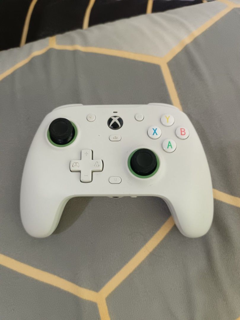 White Xbox Wireless Controller (Category: Controllers) located in Bacoor. Submitted by saintjdr (Listing ID 1458497491, Image 1). Description: - White Xbox Wired Controller - Works great, perfect for gaming - Compatible with Xbox and PC - Hall Effect joysticks - With original wire.