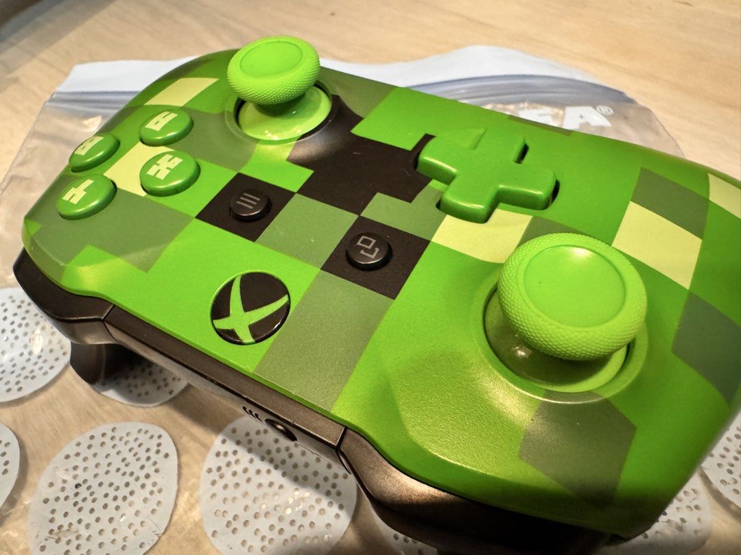 Xbox Controller MineCraft edition (Category: Controllers) located in Quezon City. Submitted by helloandgoodbuy (Listing ID 1458400857, Image 3). Description: ✅Tested in excellent working condition. ✅Compatible with Xbox One and Series. ✅Has Bluetooth connectivity for PC and mobile gaming. ✅Used items. ✅Meet up at Petron Atherton Fairview or SM Novaliches. ✅Delivery via Lalamove (buyer shoulders cost). ✅RFS: Decluttering ✅Perfect to those Minecraf