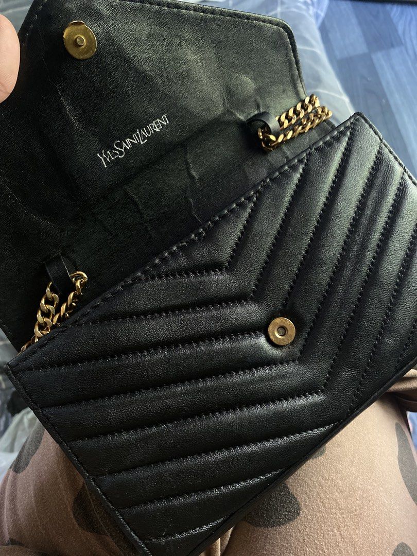 YSL two-way Genuine Leather (Category: Luxury Bags & Wallets) located in Davao. Submitted by goldenstone_0be9b3 (Listing ID 1458385335, Image 2). Description: YSL two-way •good as new •super black po sa actual •ang ganda po ng leather ang ganda po neto swear!.