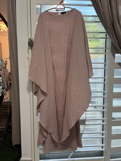 (Category: ) located in . Submitted by ainabella.personalpreloved (Listing ID 1458430466, Image 1). Description: .