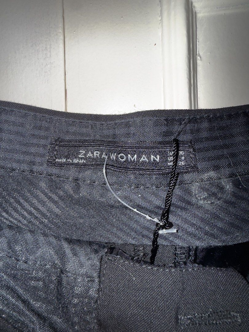 Zara Black Trousers (Category: Other Bottoms) located in Lubao. Submitted by weirdgirl444 (Listing ID 1458321886, Image 2). Description: Fits 25-27in waist For reference im 5’6.