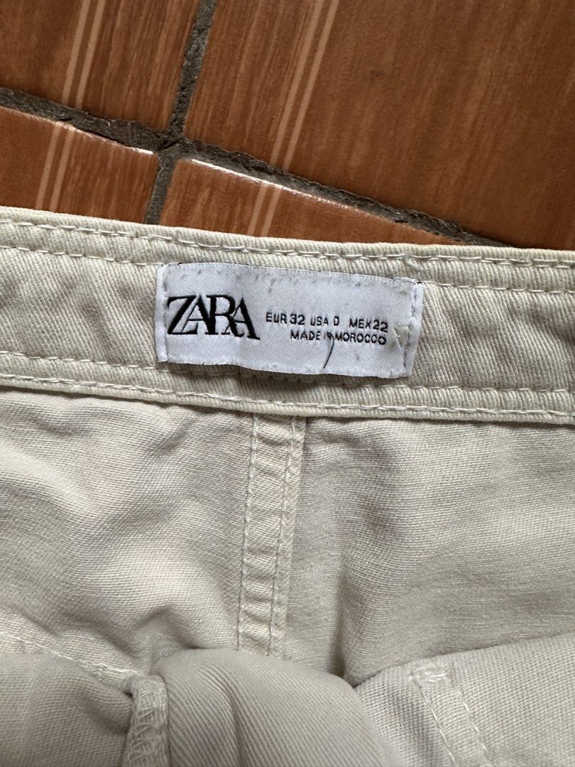Zara Cargo Pants Beige (Category: Other Bottoms) located in Cebu City. Submitted by lavitify (Listing ID 1458359762, Image 2). Description: Zara beige cargo pants.Straight leg fit - size 32. this barely fits me anymore 😅 - used 5 times only as its not really my style .