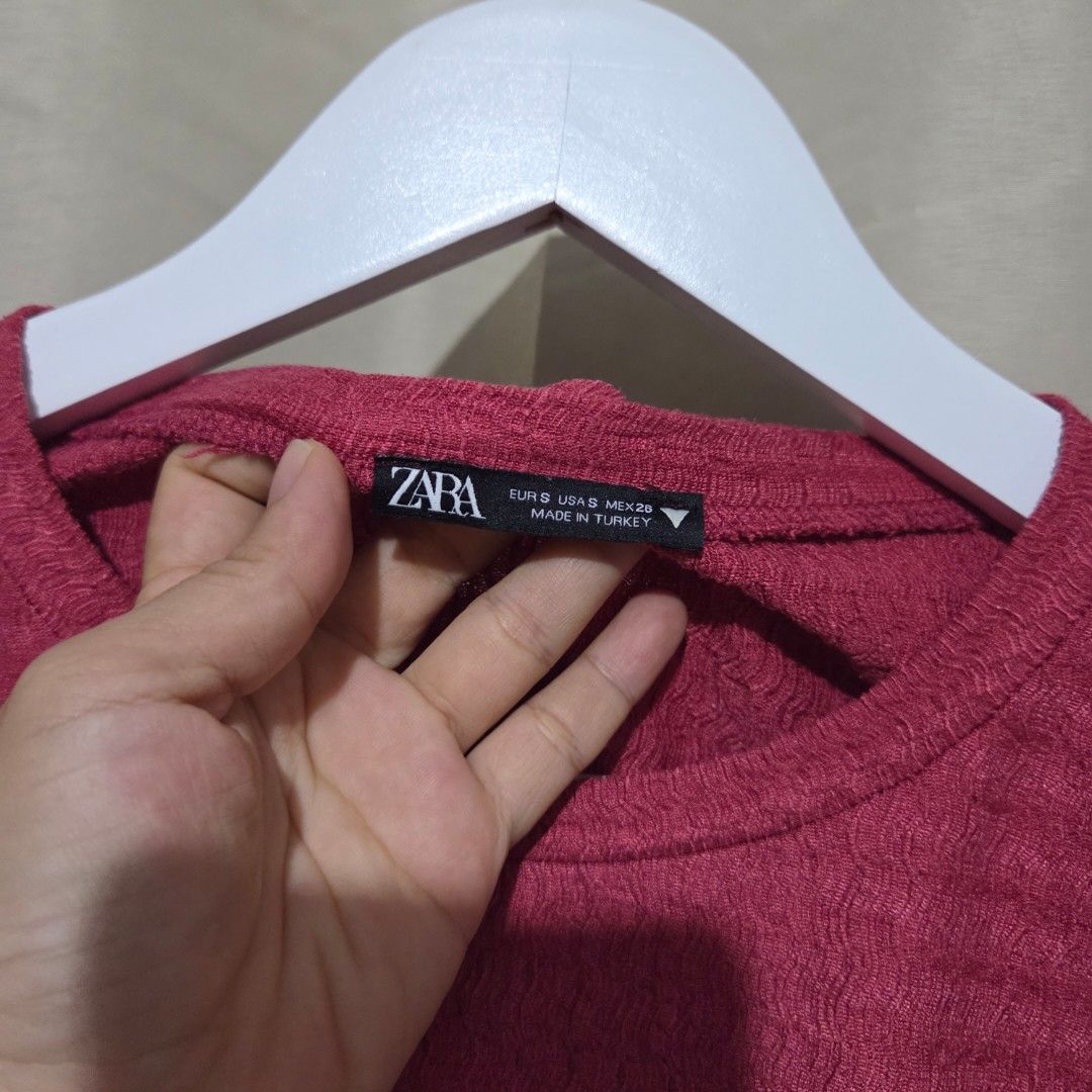 ZARA PUFF (Category: Blouses) located in Santiago. Submitted by fromboxes (Listing ID 1458457171, Image 2). Description: Like new see measurement Ships thru J&T Isabela North Luzon Shipping Nationwide No rush shipping 😊😊.