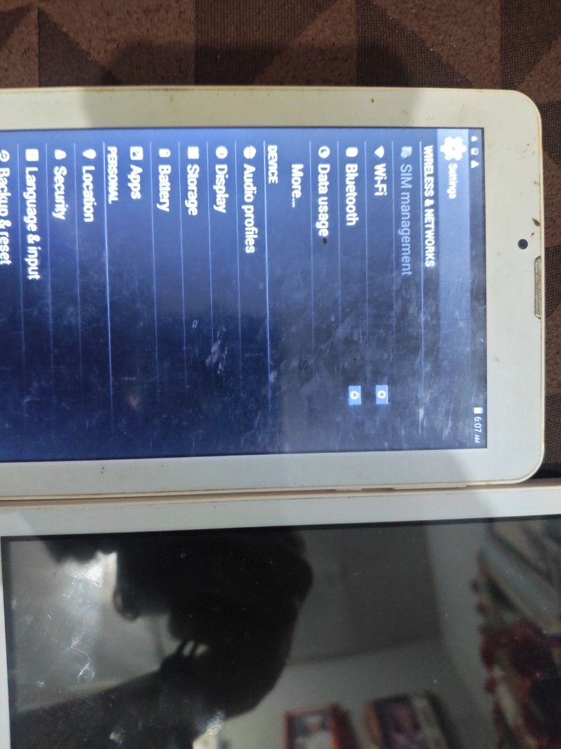ZH&K TABLET (Category: Android) located in Pasig City. Submitted by cahrllene (Listing ID 1458312432, Image 2). Description: yung isa nag oopen, yung isa super drain ata battery kaya ayaw mag open, with sim card na din para pwede pang text & call. 400 nalang each, mga naka tambak nalang kasi sa bahay.