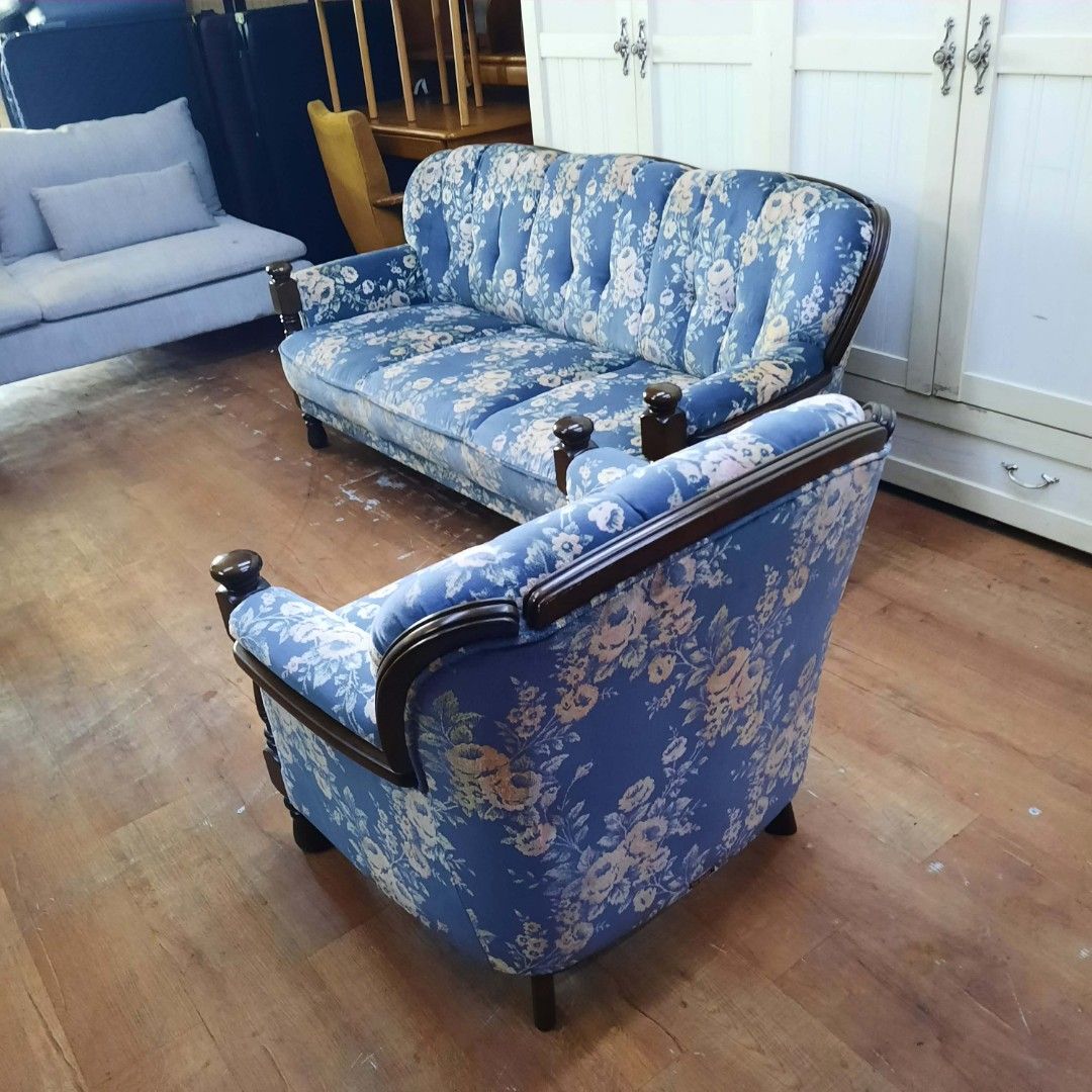 2nd hand KARIMOKU sofa (Category: Sofas) located in Manila. Submitted by ivan_furnitures421 (Listing ID 1453571470, Image 3). Description: .