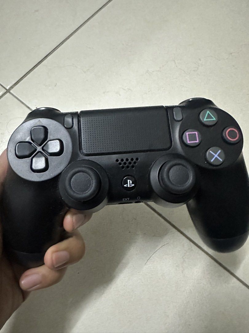 8BitDo Ultimate Controller & Free Ps4 Controller (OEM) not ori (Category: Controllers) located in Kuala Lumpur. Submitted by fizalsyafi72613 (Listing ID 1453546125, Image 3). Description: - White 8BitDo Ultimate 2.4G controller included. - Both controllers are fully functional. - Perfect for gaming on your PS4 console or PC. - Excellent value when purchasing both together. - Black Sony PS4 DualShock 4 controller included..
