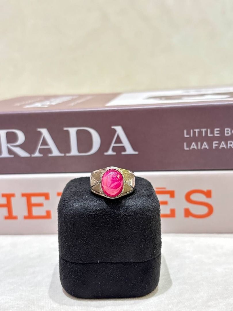 925 SILVER RING EC00167SR (Category: Accessories) located in Kuala Lumpur. Submitted by puteri.eclaira (Listing ID 1453492041, Image 1). Description: 925 SILVER RING EC00167SR 🦋RM: 4,000.00 🦋STYLE: RING 🦋WEIGHT: 8.67GM 🦋SIZE: 18HK 🦋METAL TYPE: 925 🦋DIAMOND: GEMSTONES 🦋GENDER: MAN 🦋CONDITION: 9/10 🦋WHAT'S IN THE PACKAGE: ECLAIRA OFFICIAL RECEIPT, PAPER BAG X1, JEWELLERY BOX X1 📞 Contact Us via: https://wapp.my/601155555822 For the latest