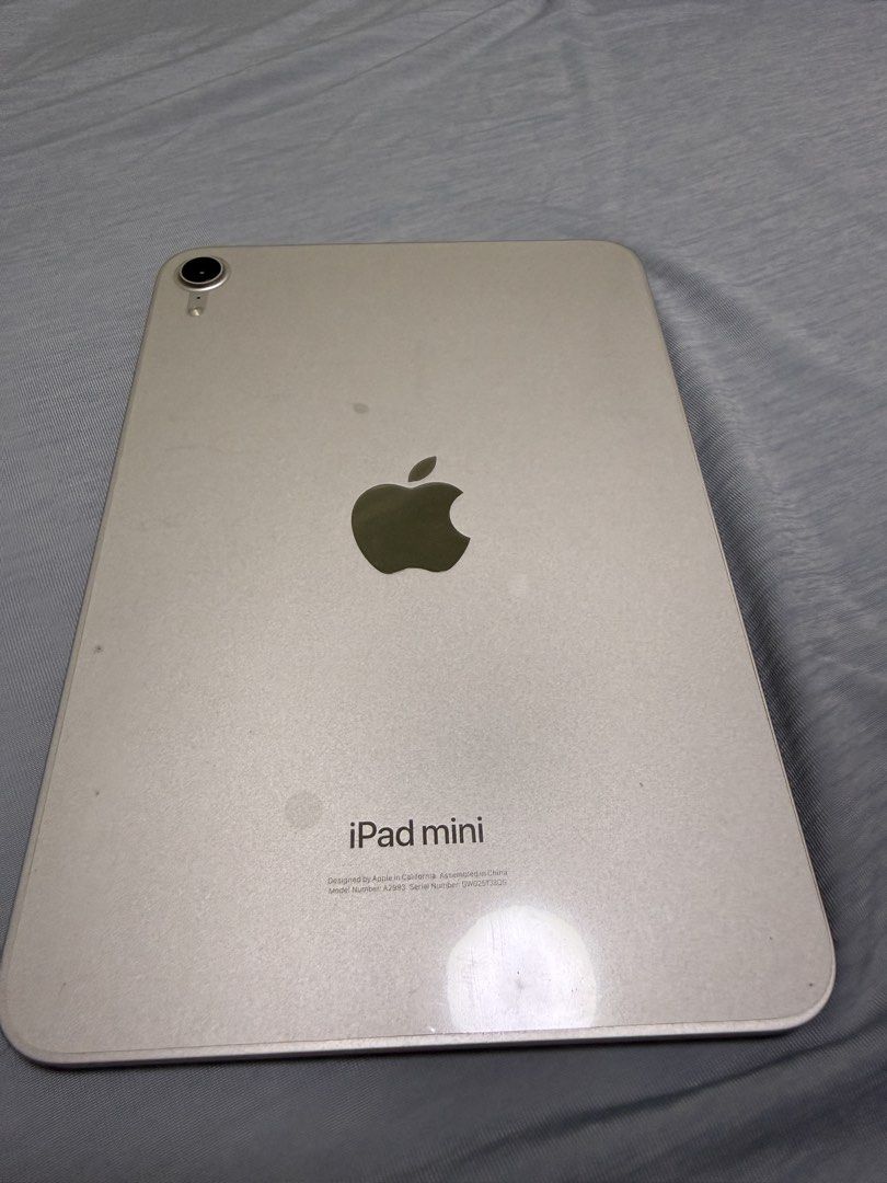 (Category: iPad) located in Singapore. Submitted by pangsterJ (Listing ID 1453610304, Image 3). Description: - ipad Mini A17 Pro 128GB - moft case included (worth $49.90).