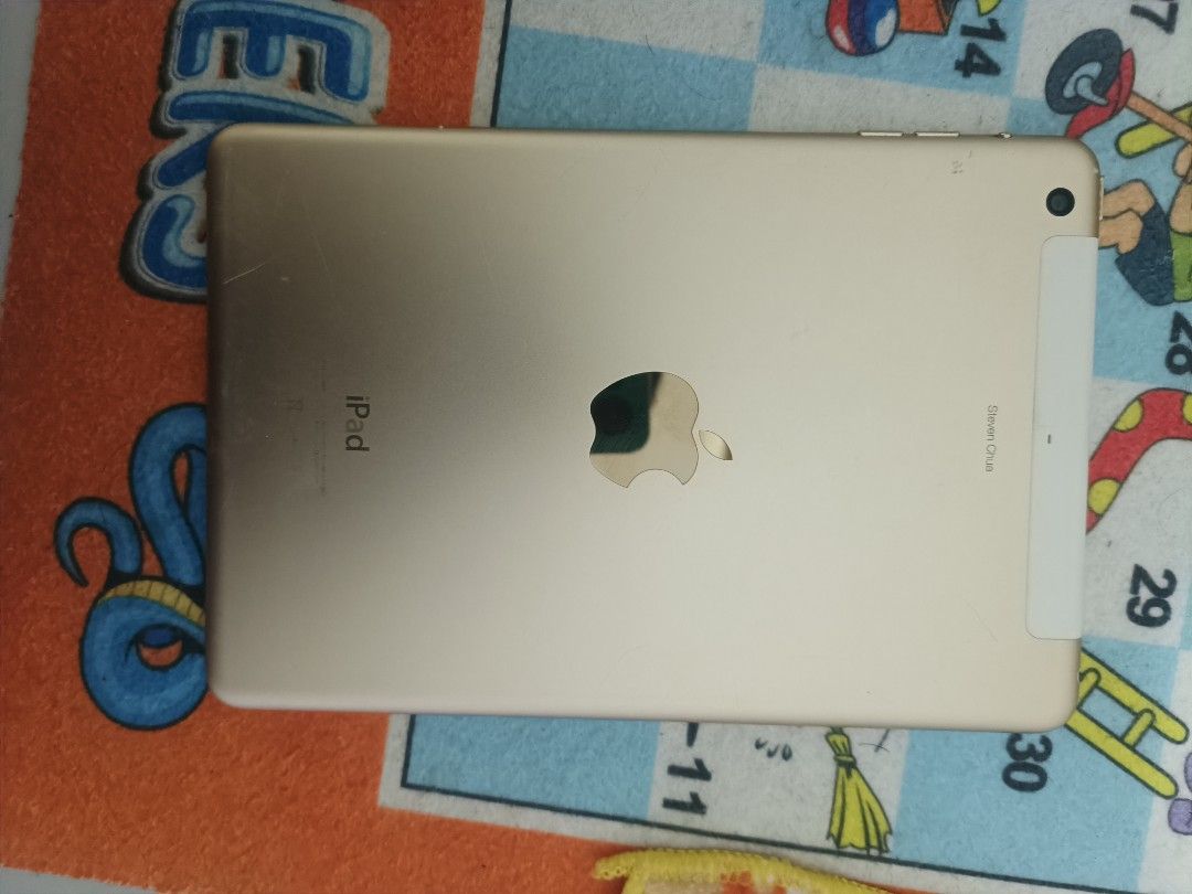 (Category: iPad) located in Singapore. Submitted by vikranthvr8143 (Listing ID 1453620497, Image 3). Description: - Apple iPad Mini 3 - Colour: Gold - Storage: 128GB - Connectivity: WiFi & Sim - Condition: Works well - Includes: Grey protective case - Reason for selling: Upgraded.