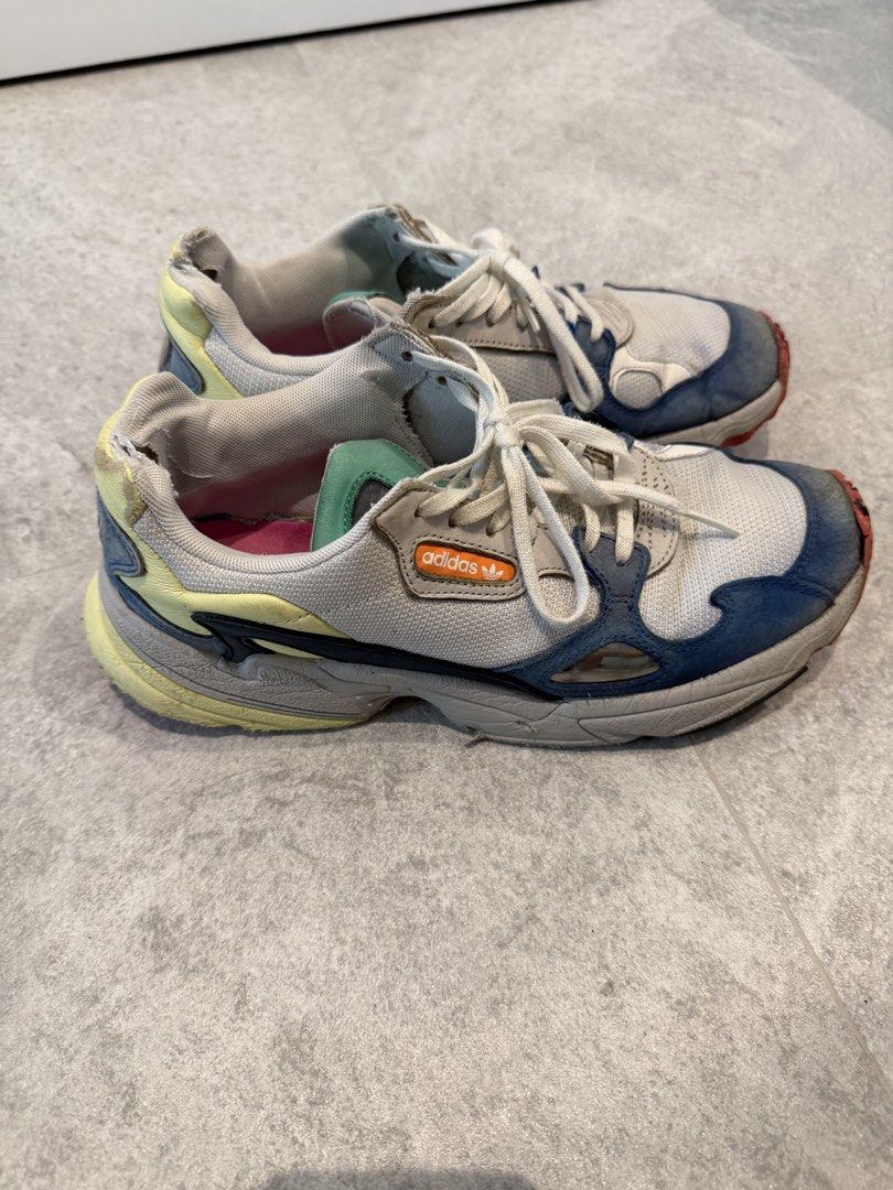Adidas sneakers （分類：波鞋）位於 Hong Kong。 由 HK3001 提交（商品編號 1453496310，圖片 1）。簡介： condition as shown in photo, fixed price。