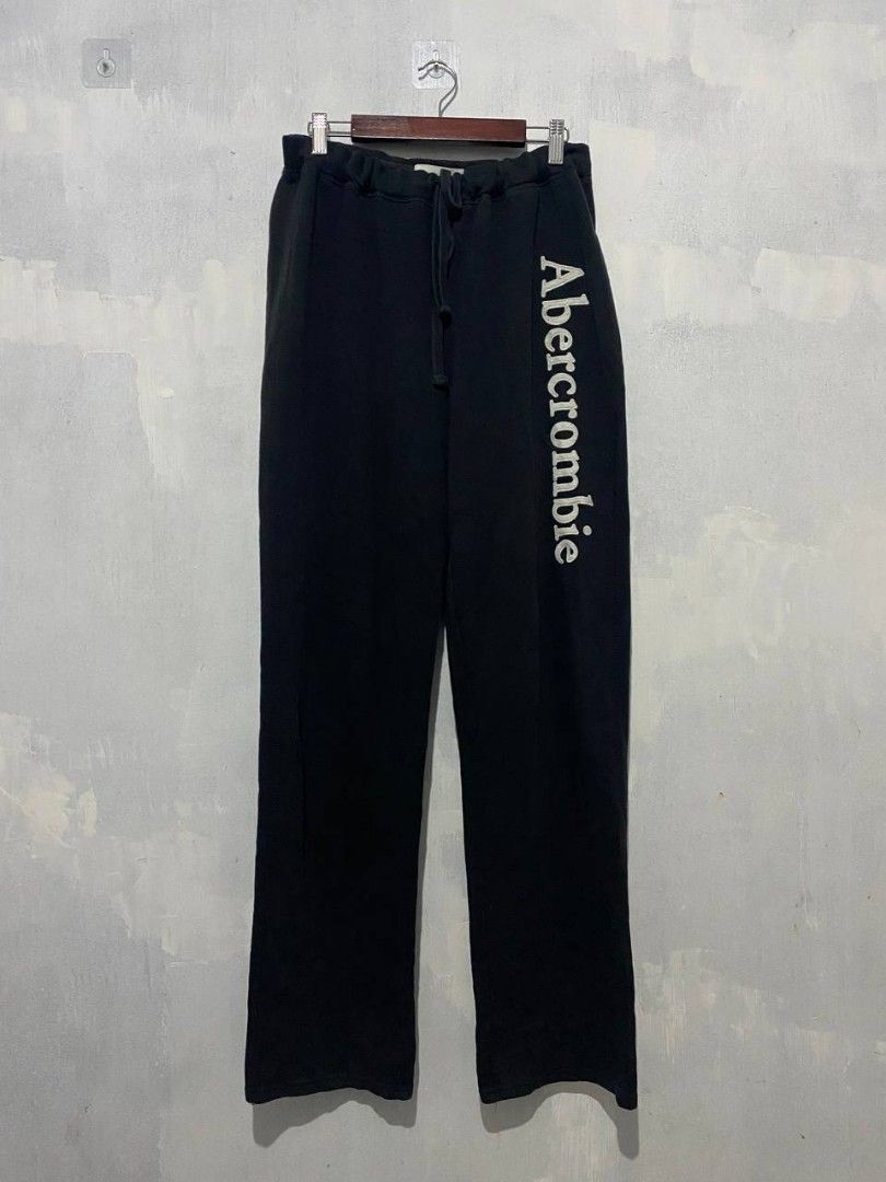 A&F sweatpants (Category: Other Bottoms) located in San Rafael. Submitted by _foundbyk (Listing ID 1453591303, Image 1). Description: waistline: 26-32 length: 38 leg opening: 8 .