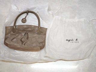 （分類：）位於 。 由 GodOfSneakers 提交（商品編號 1453557558，圖片 1）。簡介： 。