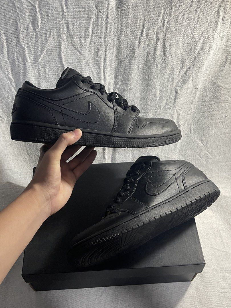 Air Jordan 1 Low Black Black Black (Category: Sneakers) located in San Fernando. Submitted by duhrnig (Listing ID 1453532901, Image 2). Description: - Air Jordan 1 Low - Color: All Black - Size: US 10 - Made in Indonesia - Includes original box - Ideal for everyday wear.