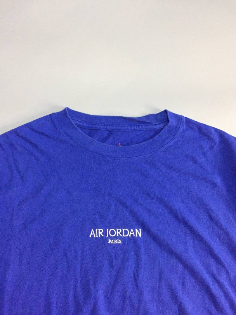 Air Jordan Basic Script (Category: Tshirts & Polo Shirts ) located in Balayan. Submitted by _wethrift (Listing ID 1453605221, Image 2). Description: Air Jordan Basic Script - size 2XL - dimension 25 x 29 - excellent condition - color rate 9/10 - no flaws MINE - 📩 +shipping fee 📍 BALAYAN, BATANGAS.