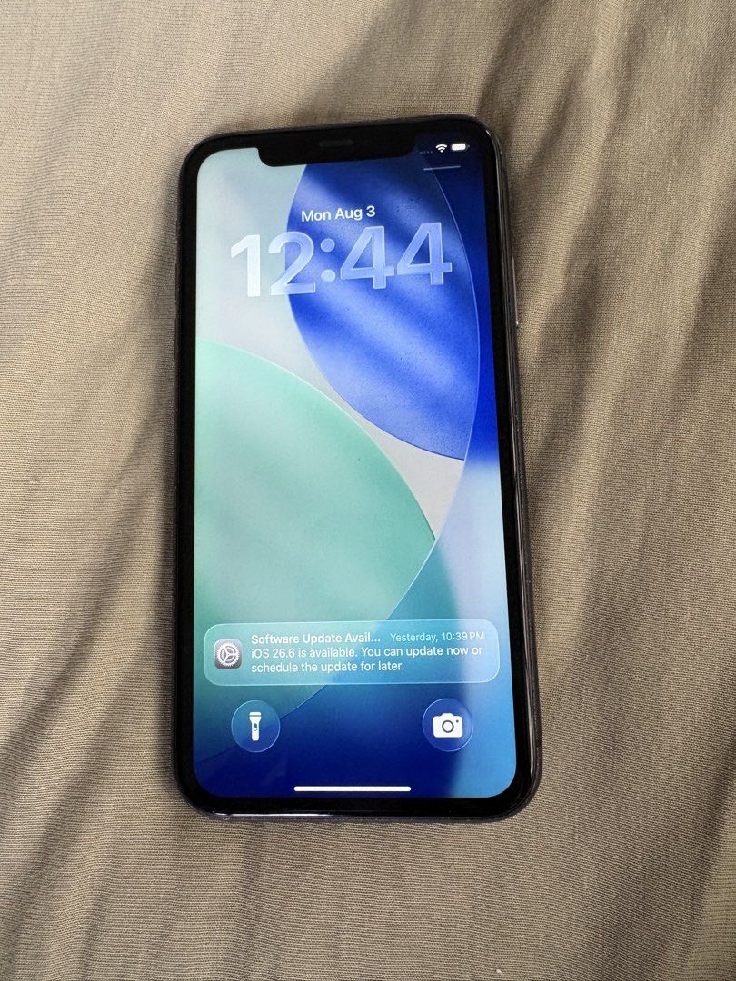 Apple iPhone 11 Black (Category: iPhone 11 Series) located in Pasay City. Submitted by enzopeco (Listing ID 1453553654, Image 1). Description: Apple iPhone 11 Black 128 GB 75 percent battery health (original battery) With box Casing included 10,000 pesos PM for more inquiries.