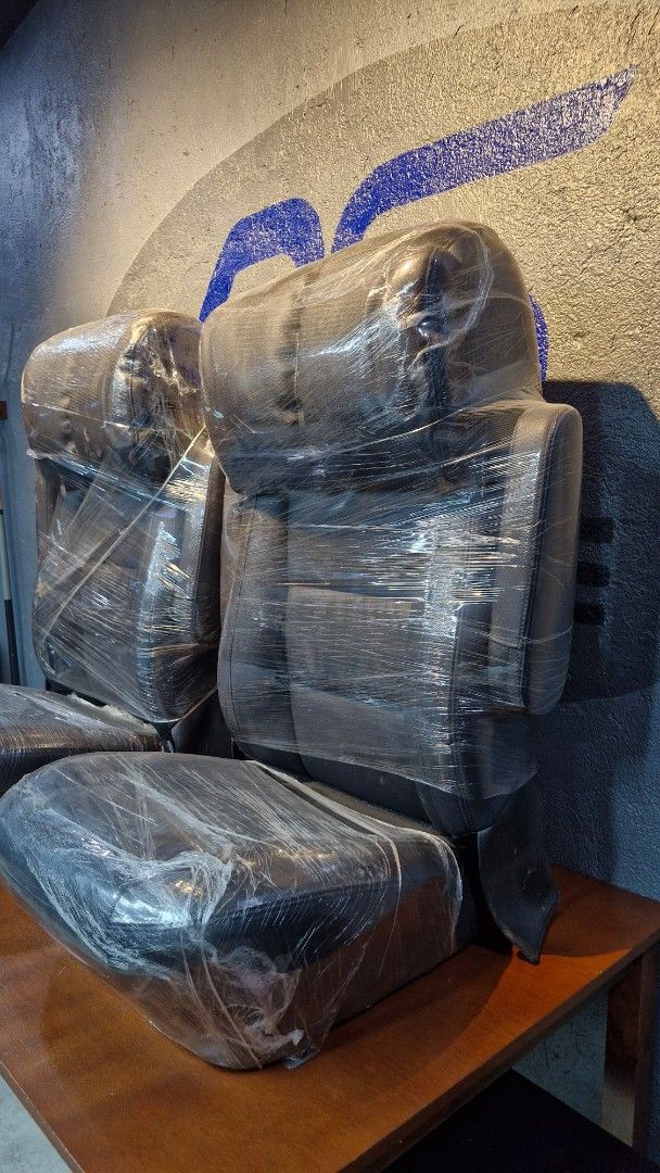 Atoy Customs captain seats (Category: Upholstery, Seatcovers and Other Interior Parts and Accessories) located in Manila. Submitted by inigomalig (Listing ID 1453573926, Image 2). Description: original atoy customs leather seats came from santa fe can fit on lc, prado, tucson etc .