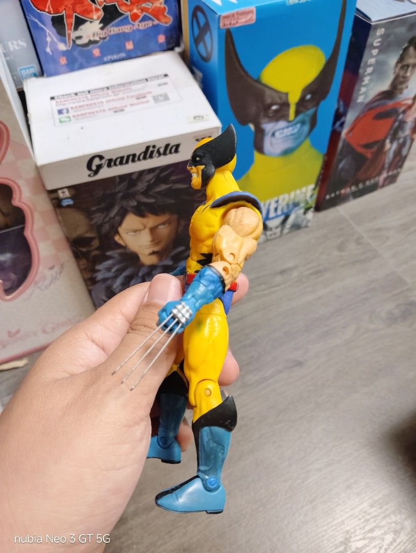 Authentic marvel wolverine (Category: Figurines & Statues) located in Mabalacat. Submitted by babyjamil1919 (Listing ID 1453571153, Image 3). Description: Authentic custom ung claw nya metal na sila as is only.
