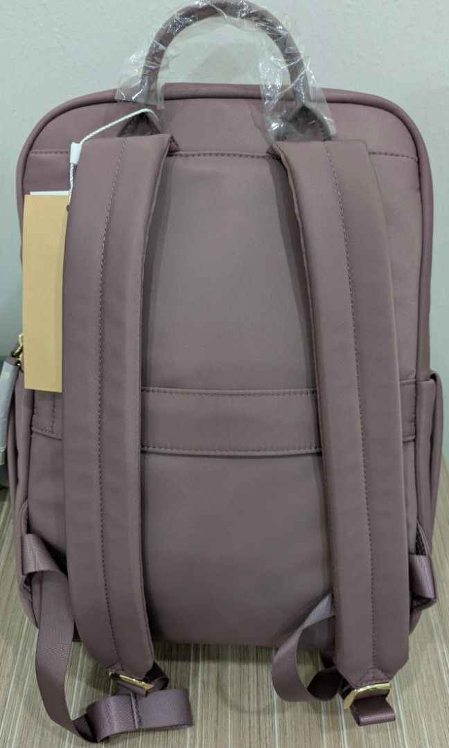 authentic samsonite backpack (Category: Backpacks) located in Singapore. Submitted by keanchun (Listing ID 1451757802, Image 2). Description: brand new with tags.