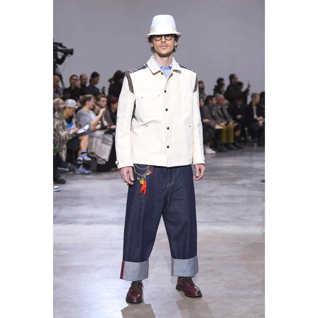 A/W 20 Junya Watanabe Comme des Garcons Mixed-media Patchwork Utility Button Down Long Sleeve (Category: Tshirts & Polo Shirts ) located in Dagupan City. Submitted by theexclusivetailor (Listing ID 1453607882, Image 3). Description: Size: large Measurement: 21.5 width x 31 length Condition: excellent Condition rate: 9.5/10 Issue: none - Colors may appear different due to lighting. - Add shipping fee. Note: All detailed images and information are 