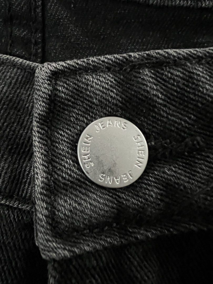 Baggy Pants Black Washed Manfinity (Category: Jeans) located in Angeles City. Submitted by nardfits (Listing ID 1453598224, Image 3). Description: Size Medium On Tag Size Dimensions Waist 32 Thigh 14 Length 42 Leg Opening 12 No Issues ✅ Mop Gcash Shipped Thru J&T Express ₱450 nalang free shipped na.