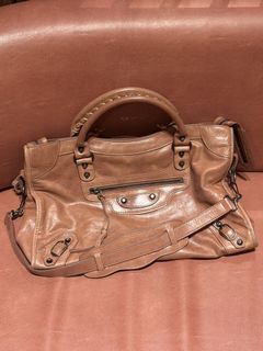 (Category: ) located in . Submitted by chic.botique (Listing ID 1453547407, Image 1). Description: .